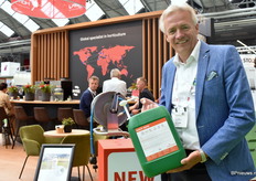 Leo Lievaart, Commercial Manager International at Royal Brinkman, with the new hygiene set to preventively keep Tobrfv out. It is suitable for both materials and hands, and that without alcohol.